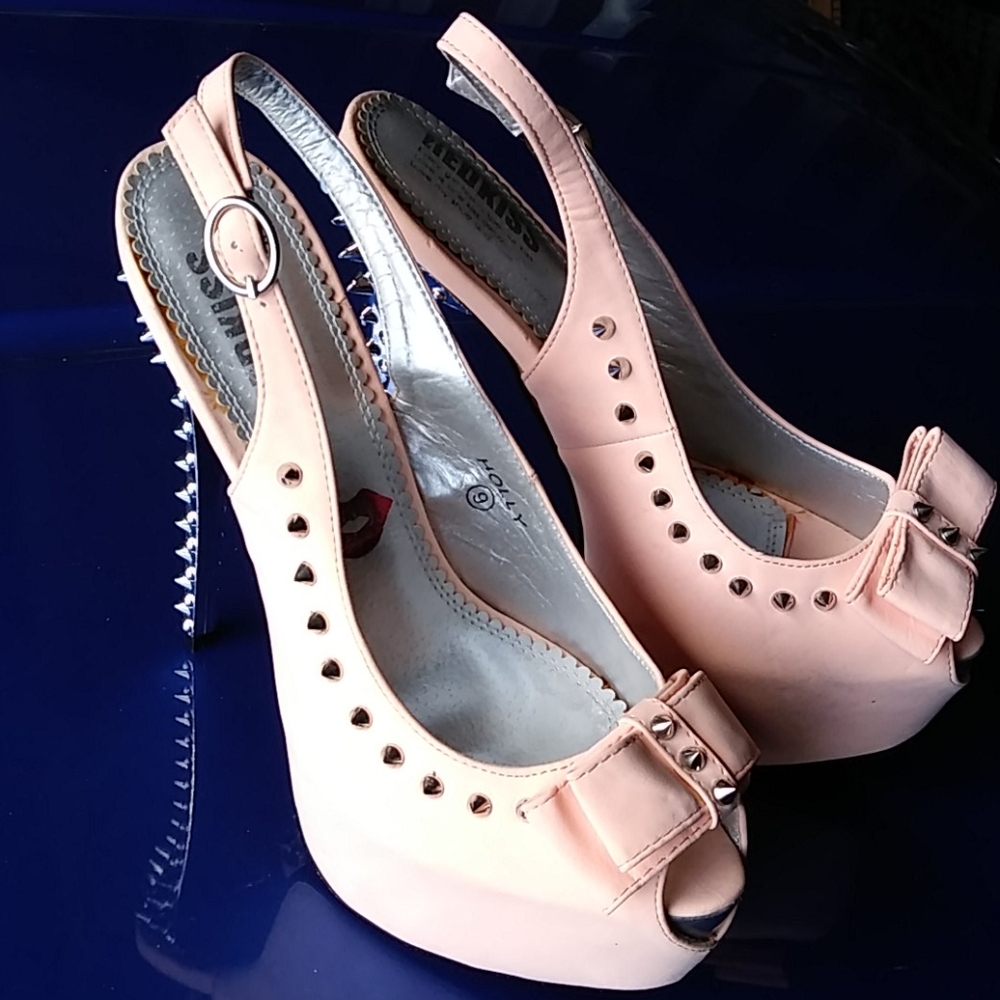 NWOT Spiked heels size 9